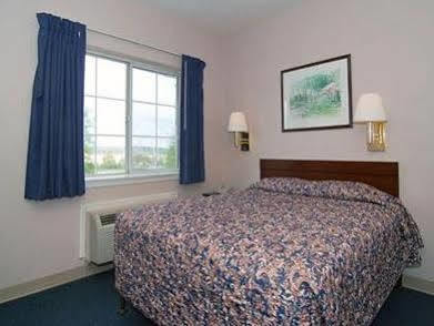 Hotel Suburban Near University Of North Carolina-charlotte 2*